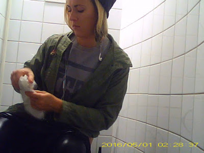 Student restroom 137 - voyeurzona