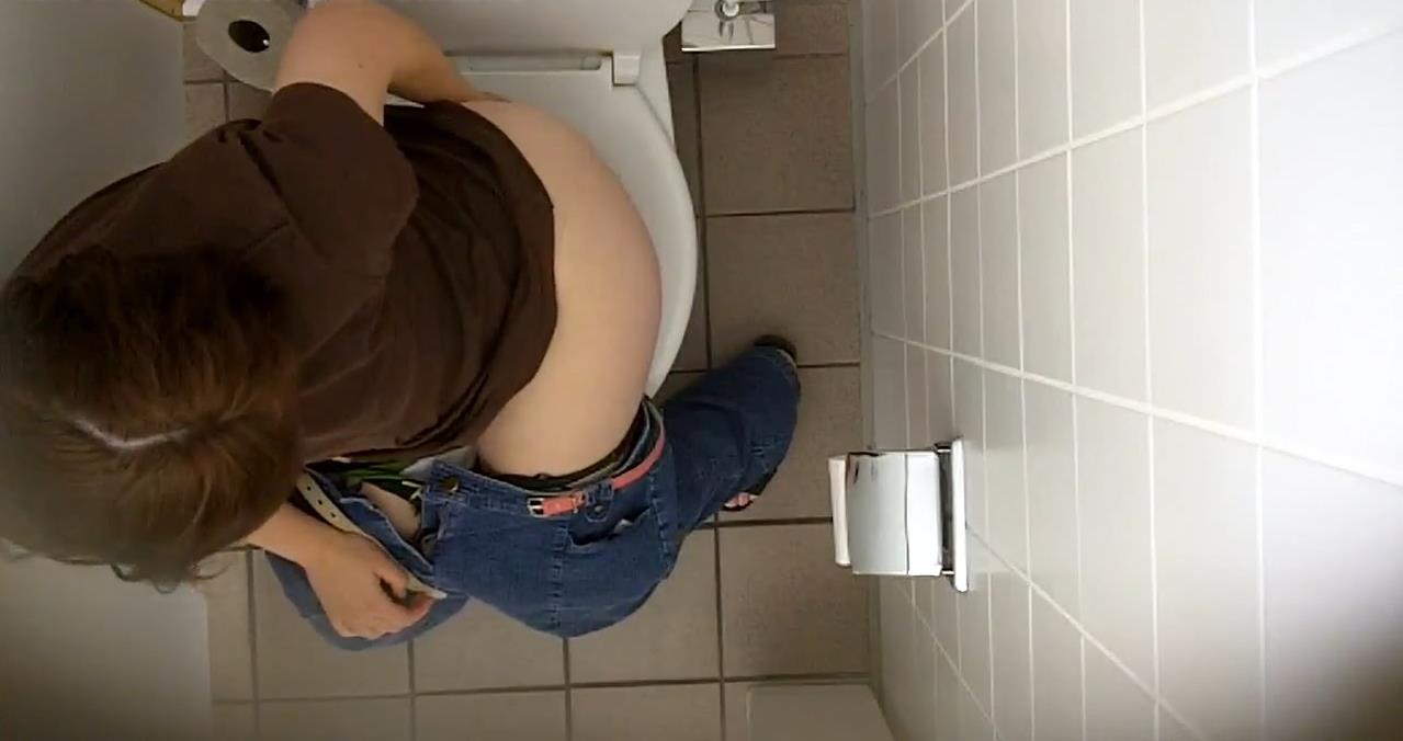 voyeur toilet pooping spycam